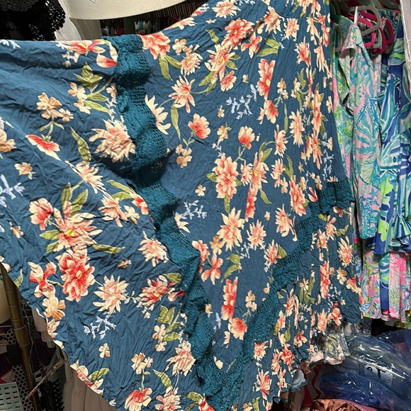 Beautiful Ruffled Full Skirted Dress - Picture 3 of 4